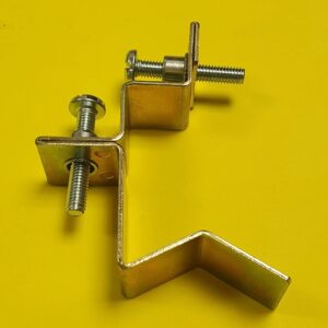 Blakes External Stabiliser Clip, Complete with Fixings, Zinc Plated BBP5010