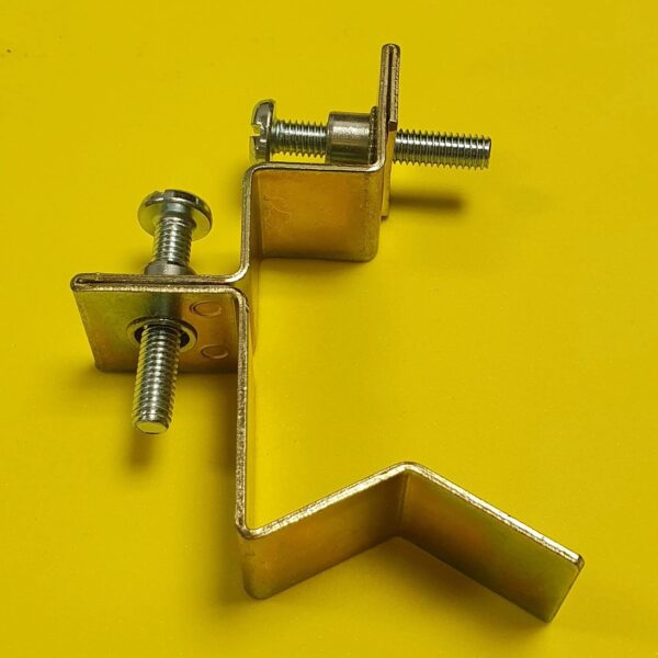 Blakes External Stabiliser Clip, Complete with Fixings, Zinc Plated BBP5010